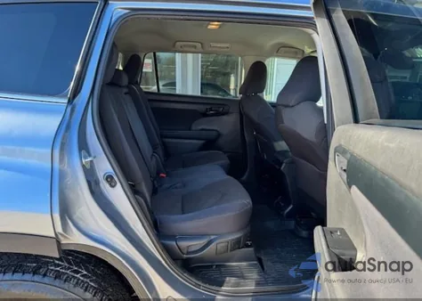 2021 Toyota Highlander Le z USA, uszkodzony, nr VIN 5TDBZRBHXMS080724